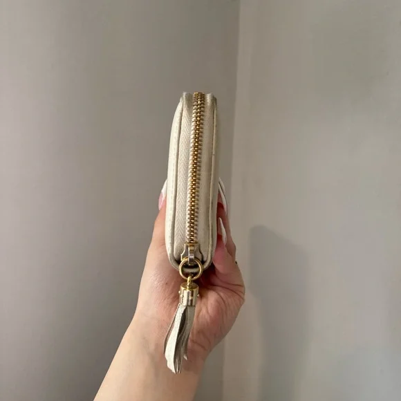 Gucci Beige Leather Zip-Around Wallet